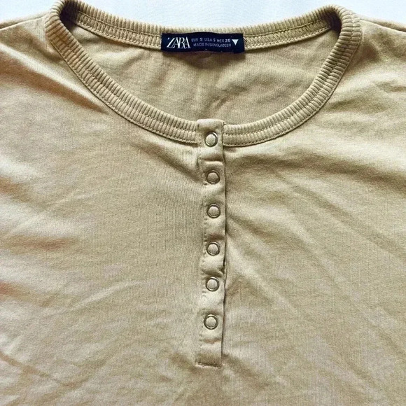 Zara Short Sleeve Baby Tee - Picture 2 of 2
